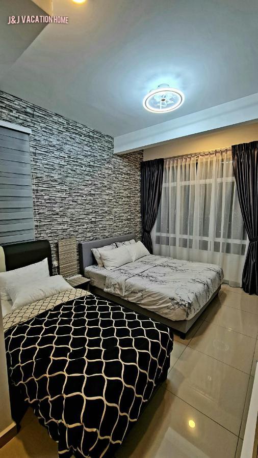 J&J Vacation Home@Novo8 Residence Kampong Tambak Buitenkant foto