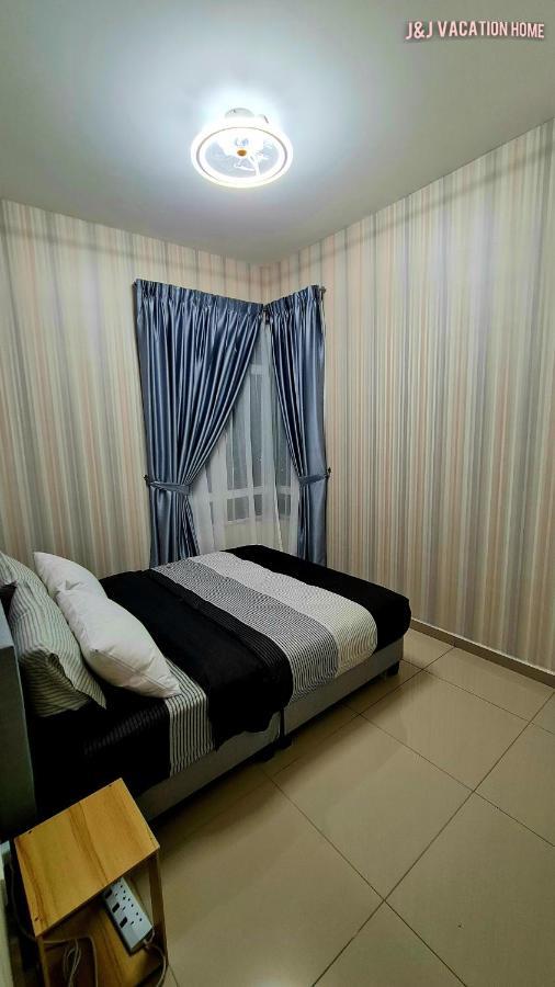 J&J Vacation Home@Novo8 Residence Kampong Tambak Buitenkant foto