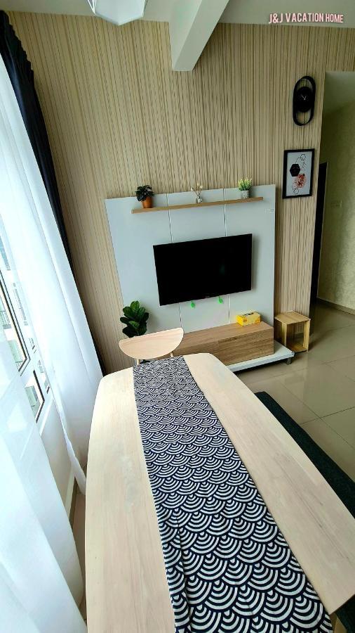J&J Vacation Home@Novo8 Residence Kampong Tambak Buitenkant foto