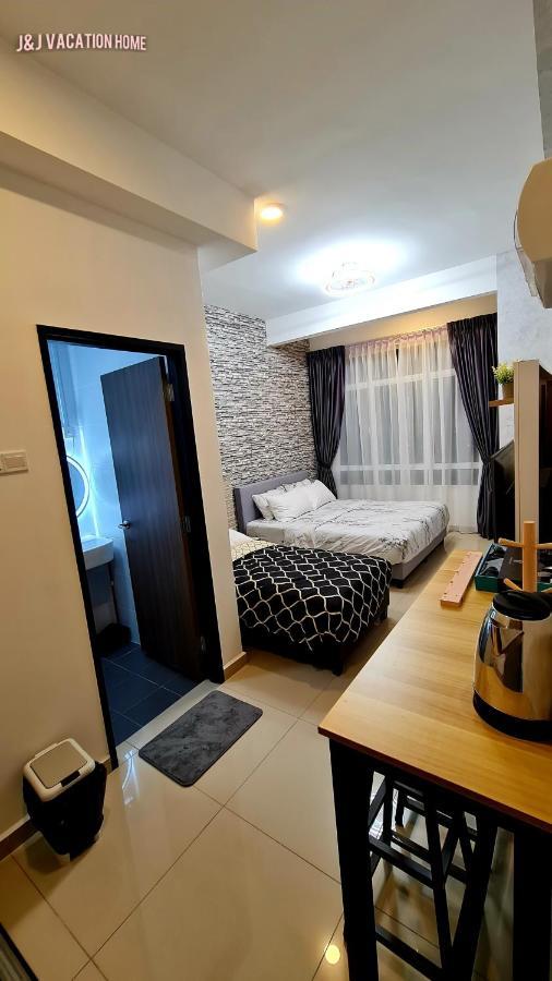 J&J Vacation Home@Novo8 Residence Kampong Tambak Buitenkant foto