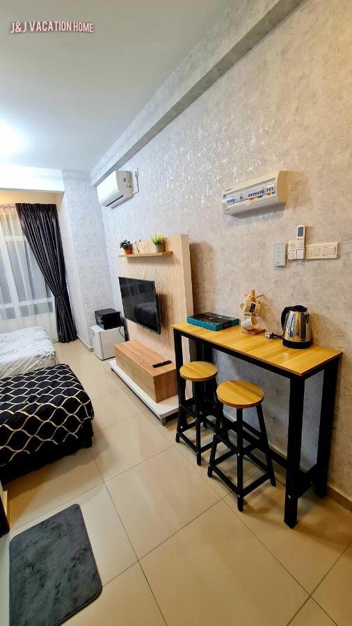 J&J Vacation Home@Novo8 Residence Kampong Tambak Buitenkant foto