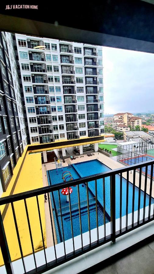 J&J Vacation Home@Novo8 Residence Kampong Tambak Buitenkant foto